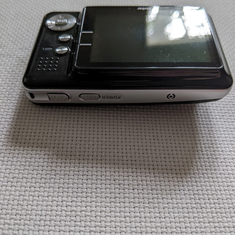 Vivitar ViviCam x029 12.1 MP Digital Camera, Case, SD Card. MISSING USB …